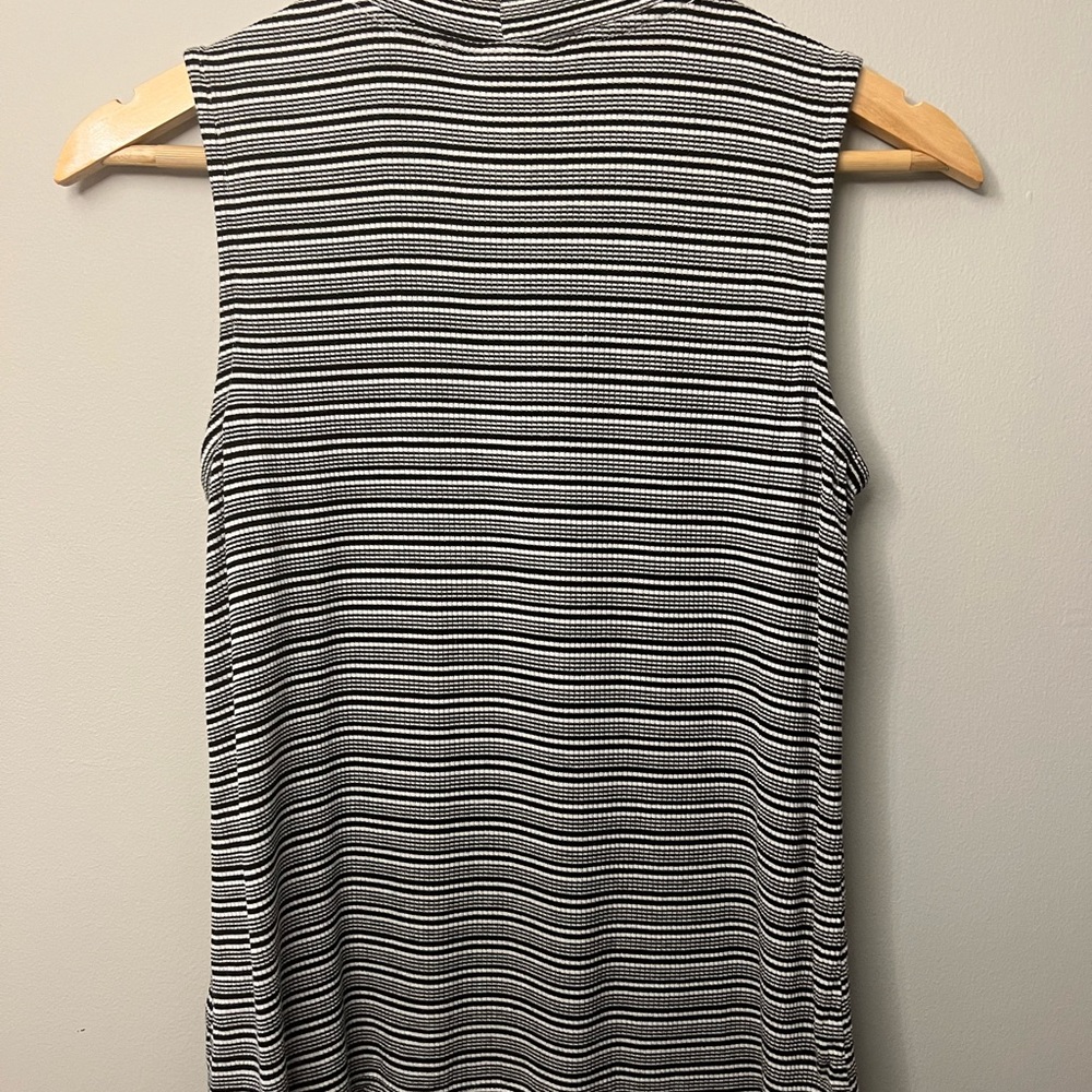 Black and white strep high neck tank top. Size small